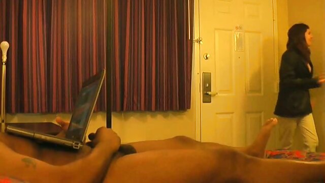 Якість HD :  Гаряча і сексуальна німфоманка Ліза Лі смокче член в відео порно фільми туалеті Відео для дорослих 