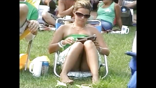 Якісні фільми :  Спекотна блондинка красуня порно відео скрита камера просвердлила свій тугий анус в позі зворотної наїзниці Відеокліпи 