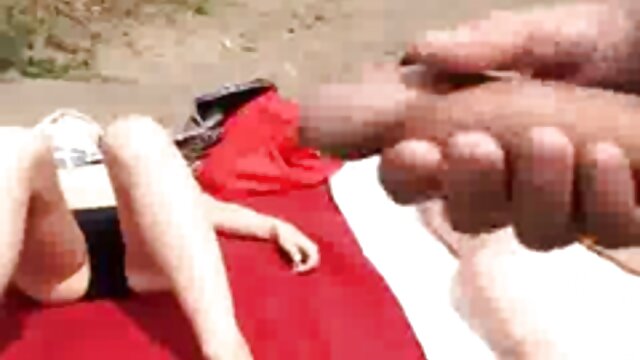 Якість HD :  Рудоволоса кучерява Аматорська ципочка з веб-камери зайнята відсмоктуванням порно домашнє відео члена свого хлопця Відео для дорослих 